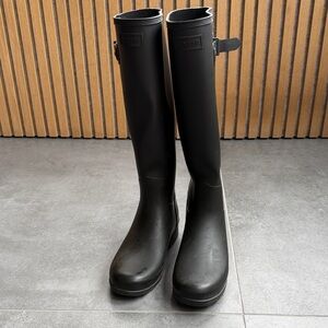 Hunter Women's Original Tall Rain Boots in black